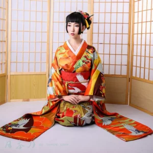 Femme en kimono rouge et orange, élégante et sereine, dans un cadre traditionnel japonais.