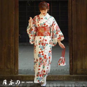 Femme en kimono traditionnel japonais coloré avec sac et ombrelle dans un cadre élégant.