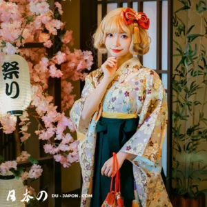 Joli Ensemble Kimono Japonais Femme Hakama Vert Décoré de Sakura Violet aux 9 Pièces