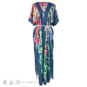 Kimono floral navy élégant, parfait pour lété et les occasions décontractées.