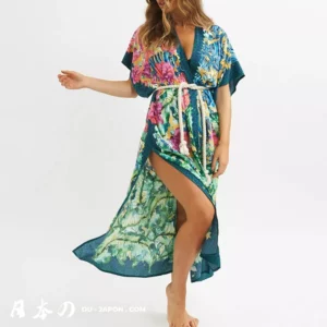 Robe kimono floral teal estivale, élégance décontractée pour journées ensoleillées.